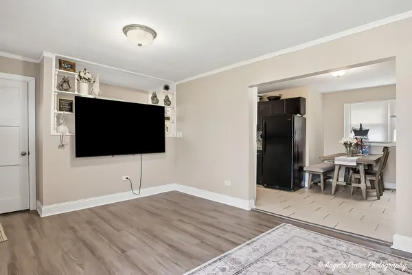 $219,000 | 2609 North Pine Street, Waukegan, IL 60087