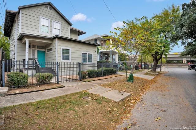 $950 | 618 Atlanta, Unit 2, San Antonio, TX 78212