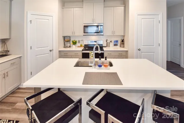 $325,000 | 2312 Belterra Drive, Charlotte, NC 28216