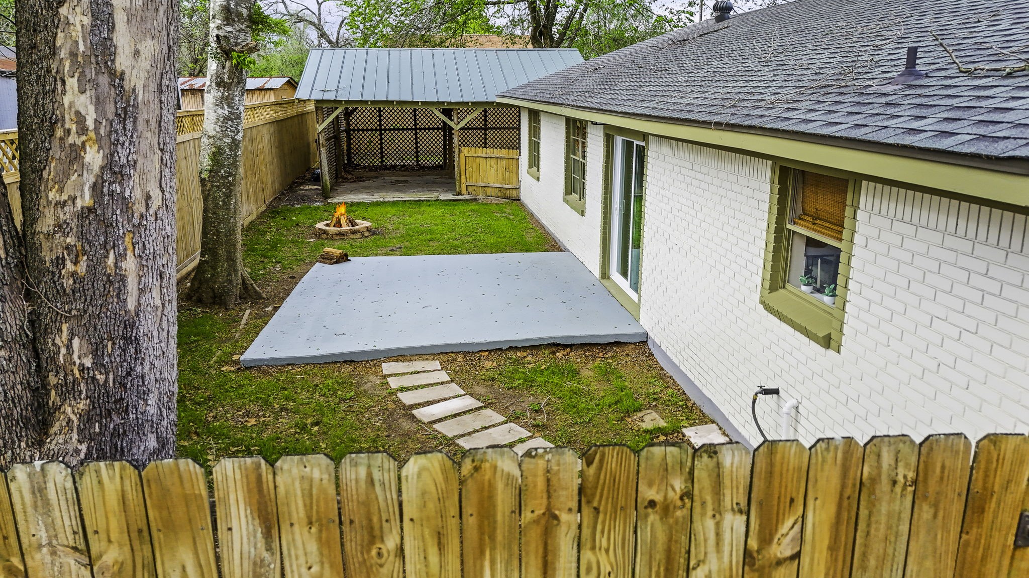 703 Austin Street Columbus, TX 78934 - Photo 6 of 37 a view of outdoor space and yard
