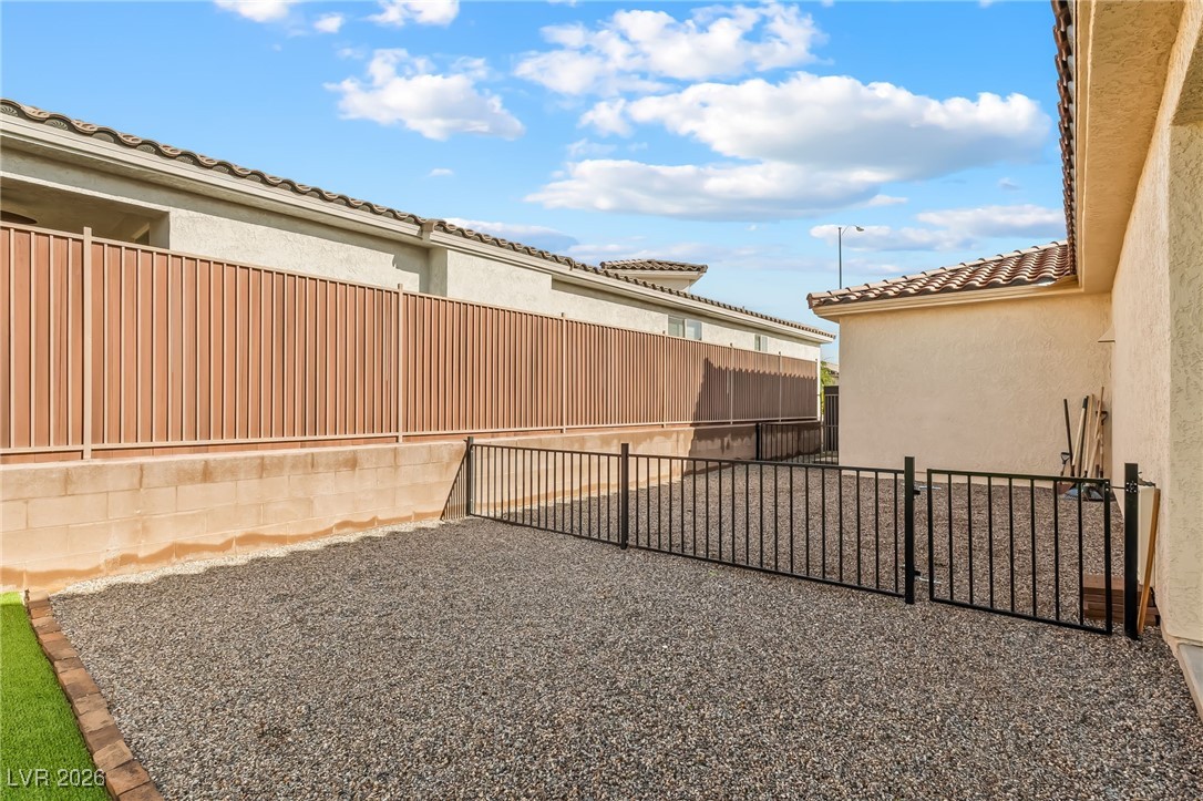 3807 Chapels Royal Street Laughlin, NV 89029 - Photo 49 of 62 View of yard