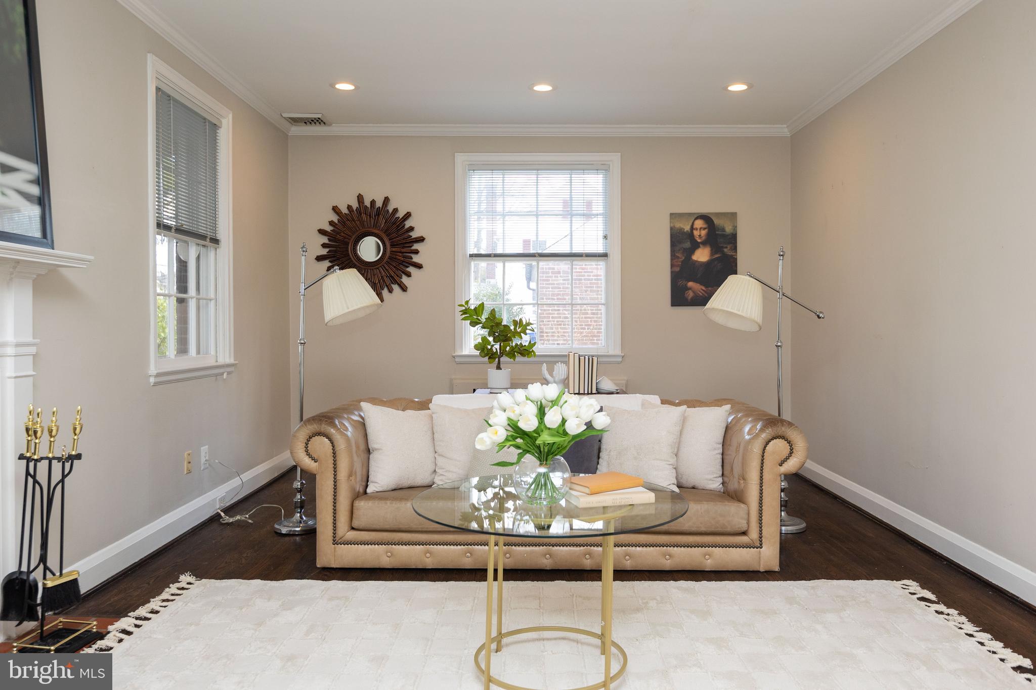 331 Broxton Road Baltimore, MD 21212 - Photo 21 of 58 a dining room with furniture and window
