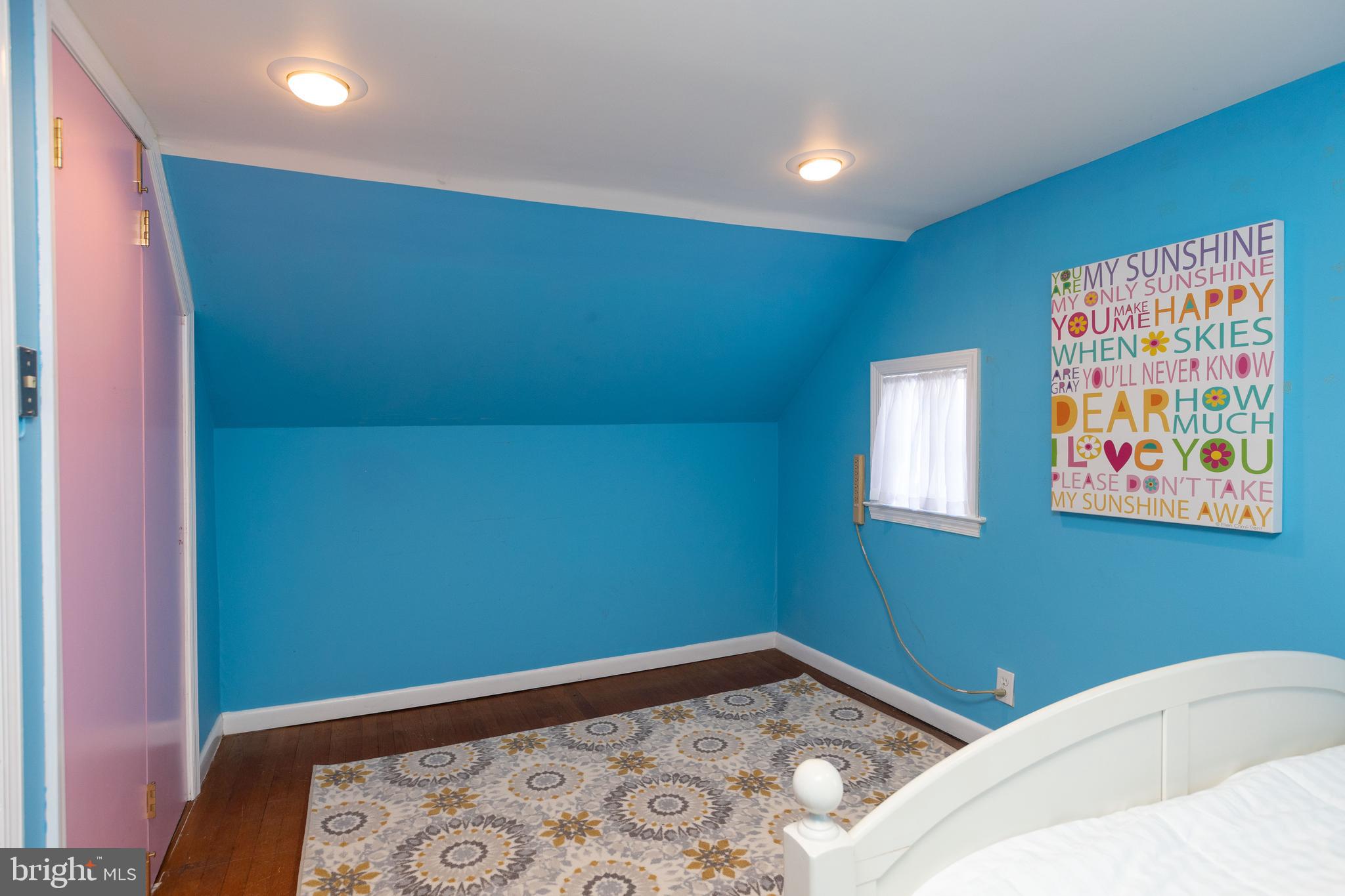 331 Broxton Road Baltimore, MD 21212 - Photo 42 of 58 a bedroom with a bed and a window