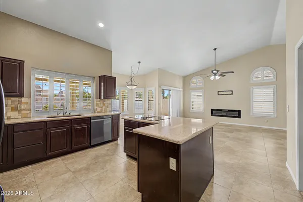 $749,900 | 1043 West Iris Drive, Gilbert, AZ 85233