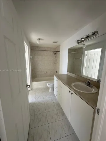 $1,955 | 119 Southwest 6th Avenue, Unit 707, Miami, FL 33130