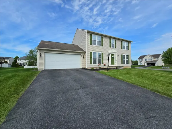 $334,900 | 84 Goldfinch Drive, Henrietta, NY 14586