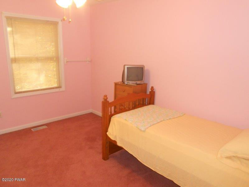 100 Lone Pine Bay Road Hawley, PA 18428 - Photo 23 of 41