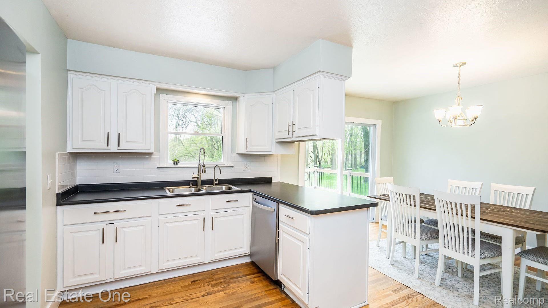 5160 Westview Road Clarkston, MI 48346 - Photo 12 of 28 044_46.jpg
