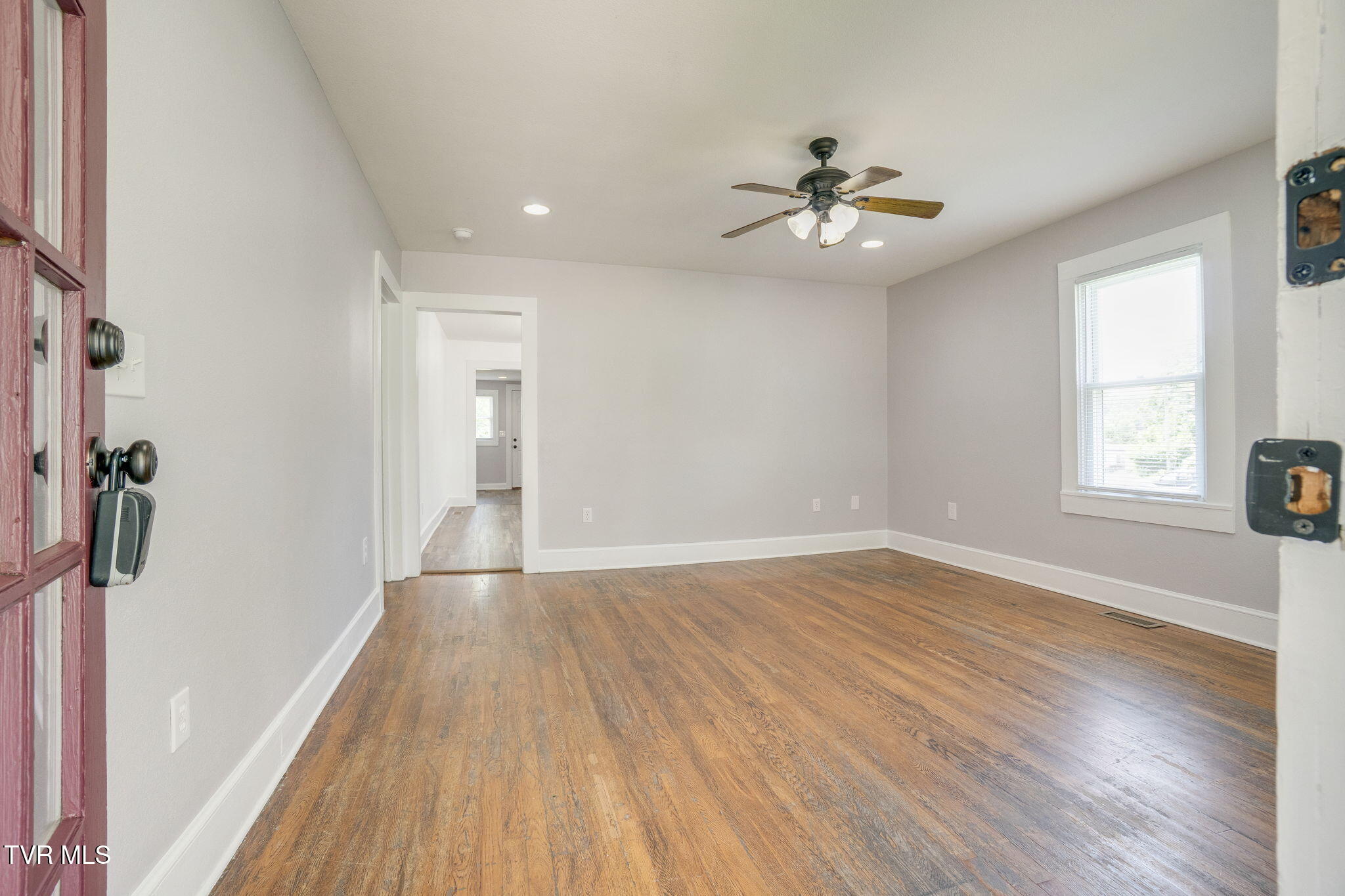 404 Cherry Street Greeneville, TN 37745 - Photo 5 of 25 005