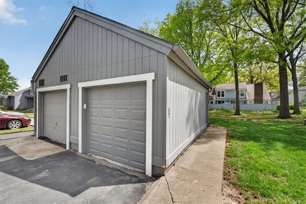 $229,000 | 12107 West 79th Terrace, Lenexa, KS 66215
