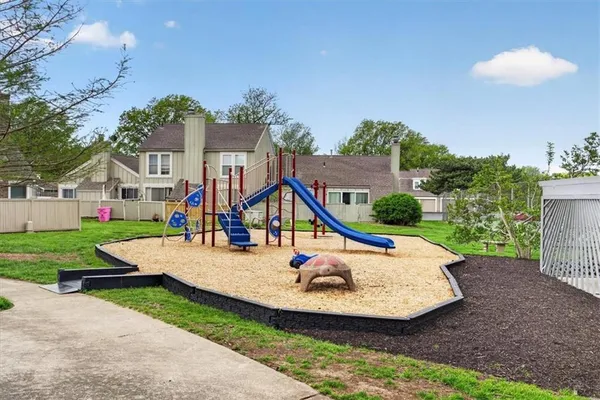 $229,000 | 12107 West 79th Terrace, Lenexa, KS 66215