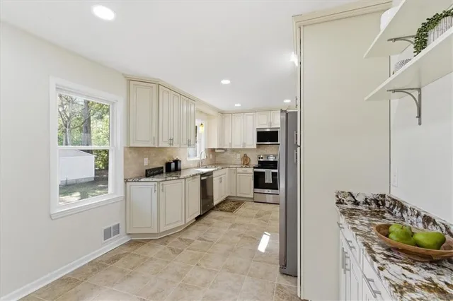 $400,000 | 681 Manor Ridge Drive, Mableton, GA 30126