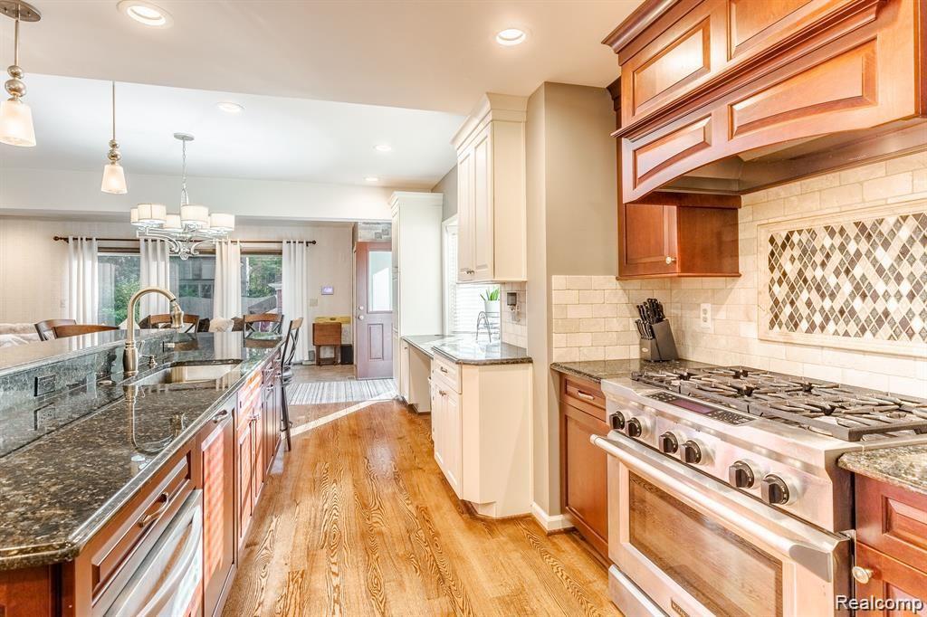 1263 Whittier Road Grosse Pointe Park, MI 48230 - Photo 11 of 39