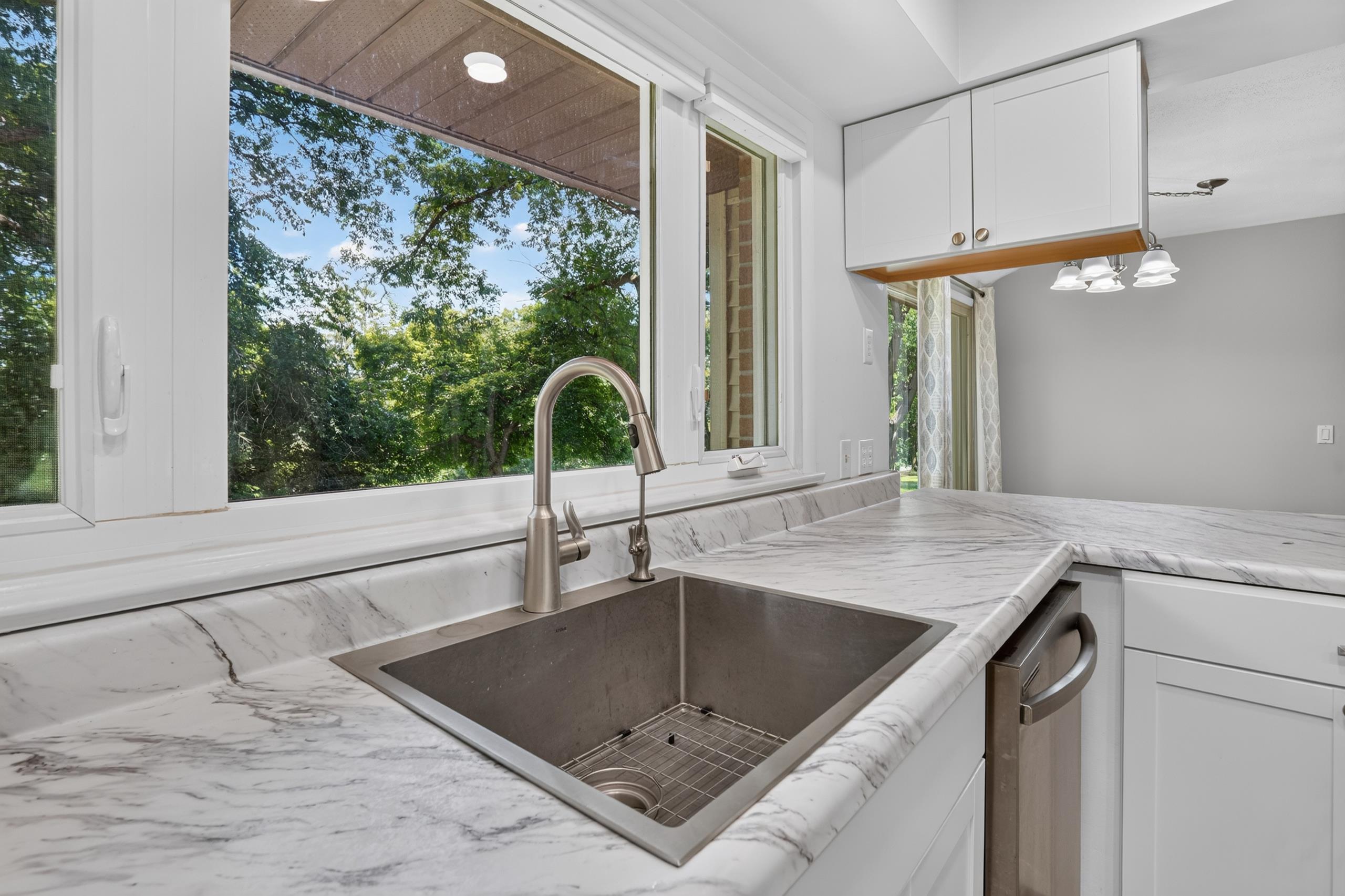 2475 Park Drive Jackson, MI 49203 - Photo 21 of 41 Park Dr kitchen 3