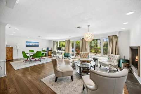 $1,499,000 | 975 Elm Ridge Drive, Glencoe, IL 60022