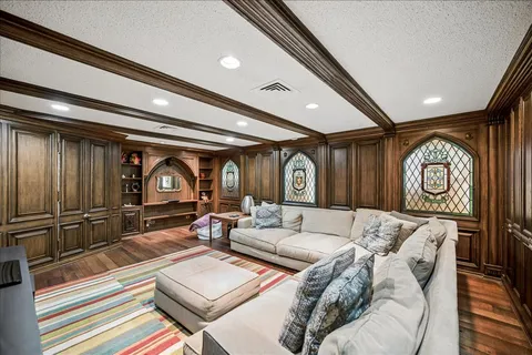 $1,499,000 | 975 Elm Ridge Drive, Glencoe, IL 60022