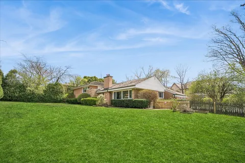 $1,499,000 | 975 Elm Ridge Drive, Glencoe, IL 60022