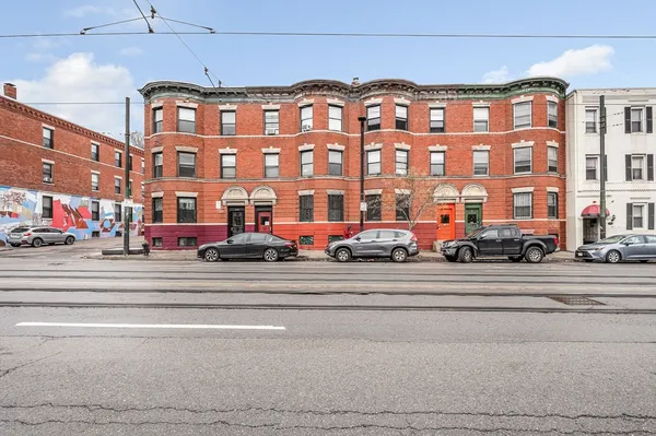 $2,099,999 | 884 Huntington Avenue, Boston, MA 02115
