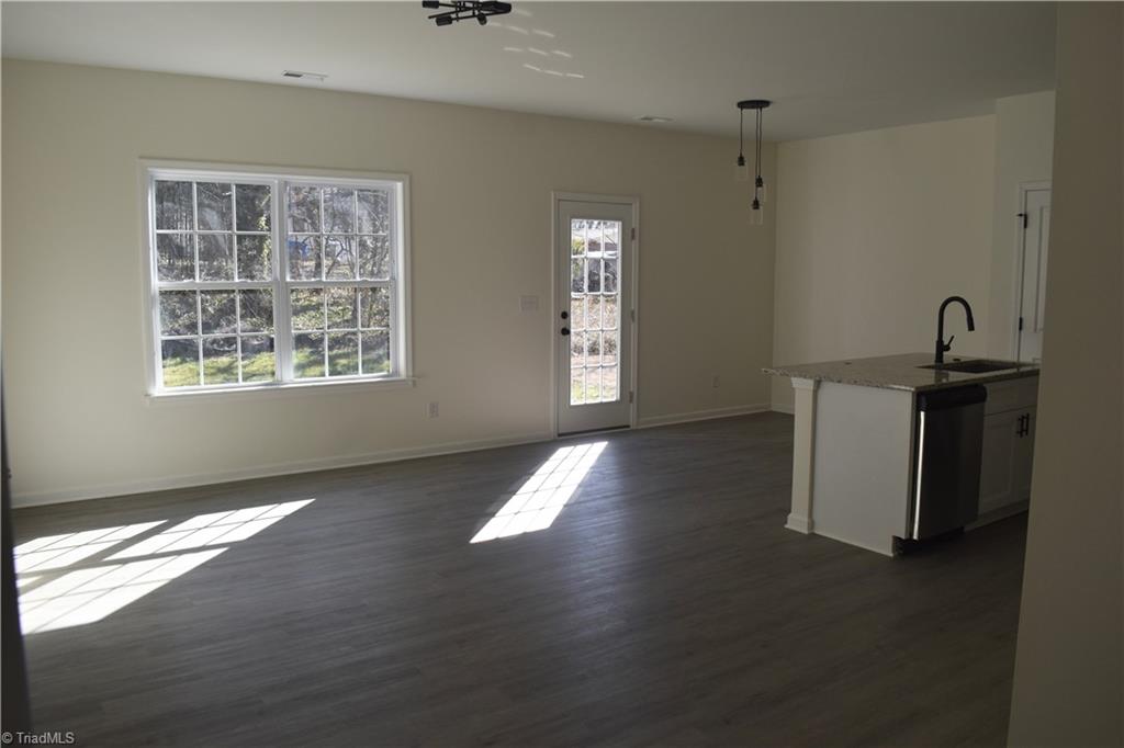 1015 Sharon Street High Point, NC 27260 - Photo 4 of 20