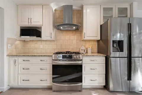 $750,000 | 6523 Heron Drive, Austin, TX 78759