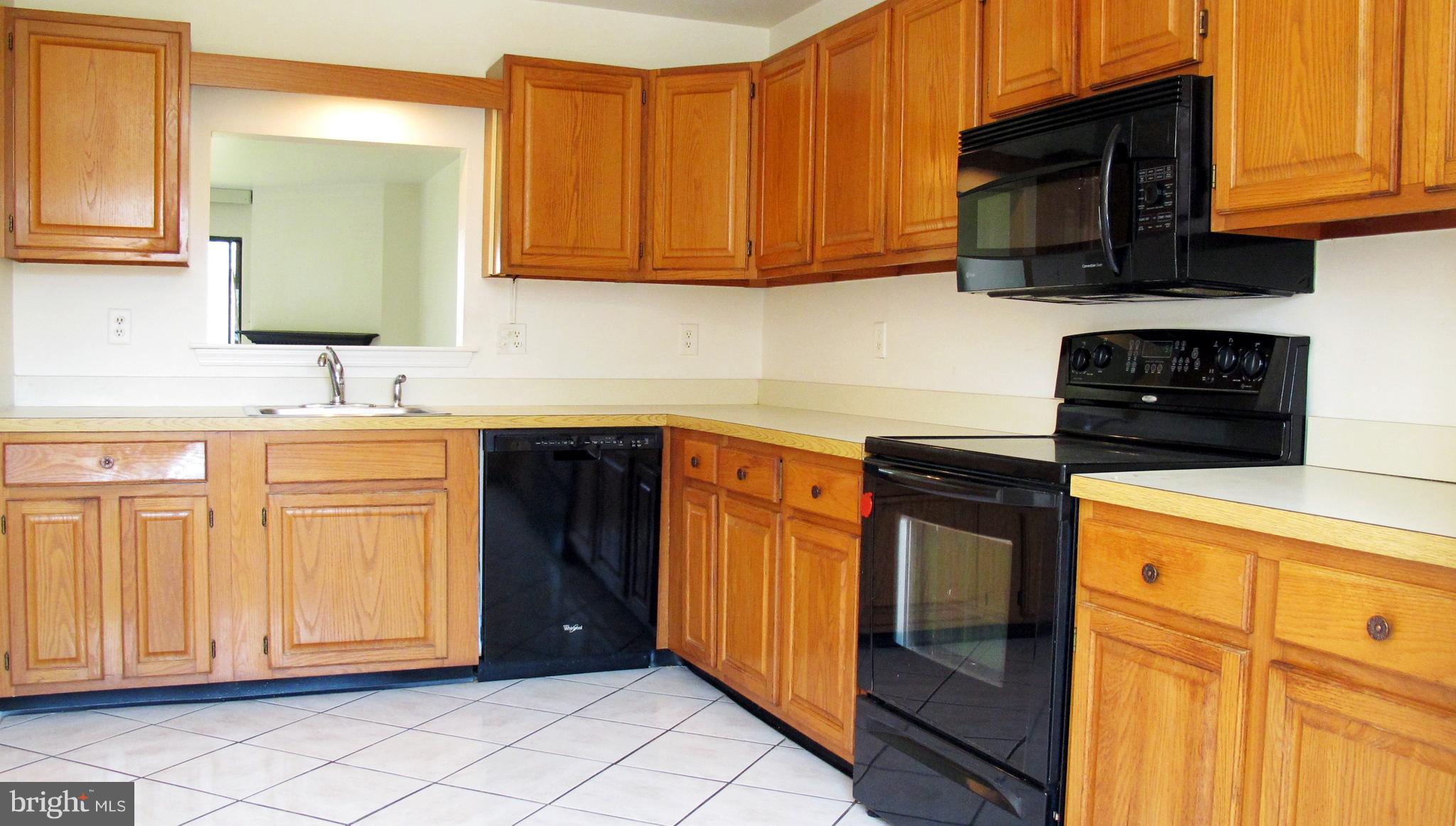 3903A Chadbury Road, Unit A Mount Laurel, NJ 08054 - Photo 6 of 19 Kitchen w/Pass Thru Window