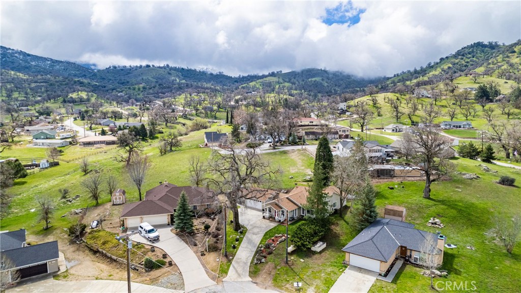 28841 Delaware Drive Tehachapi, CA 93561 - Photo 31 of 36 a view of a city