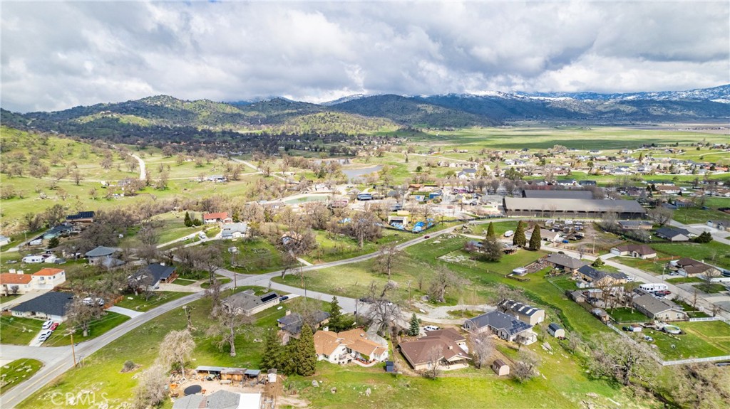 28841 Delaware Drive Tehachapi, CA 93561 - Photo 34 of 36 a view of lake view and mountain view