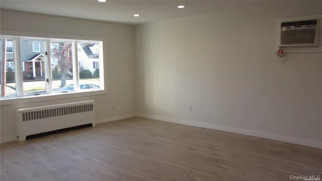 $5,350 | 367 Columbus Parkway, Mineola, NY 11501