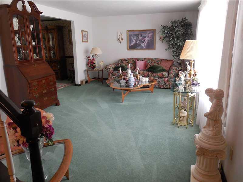 171 Spring Grove Road Penn Hills, PA 15235 - Photo 2 of 24 Living Room.