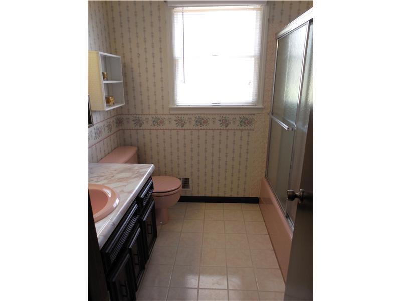 171 Spring Grove Road Penn Hills, PA 15235 - Photo 16 of 24 Full Bath.