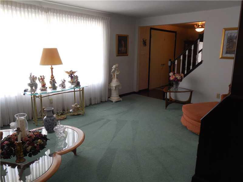 171 Spring Grove Road Penn Hills, PA 15235 - Photo 3 of 24 Living Room.