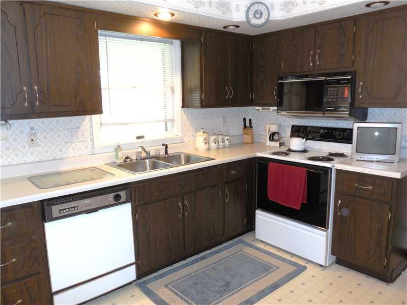 171 Spring Grove Road Penn Hills, PA 15235 - Photo 7 of 24 Kitchen.