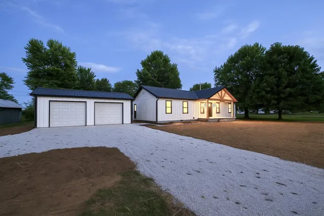 $319,500 | 15229 State Road 156, Vevay, IN 47043