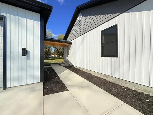 $319,500 | 15229 State Road 156, Vevay, IN 47043