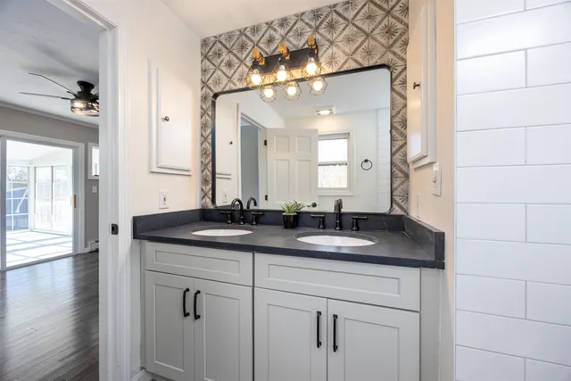 $819,900 | 287 North Road, Deerfield, NH 03037