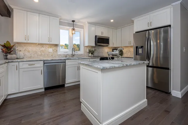 $819,900 | 287 North Road, Deerfield, NH 03037