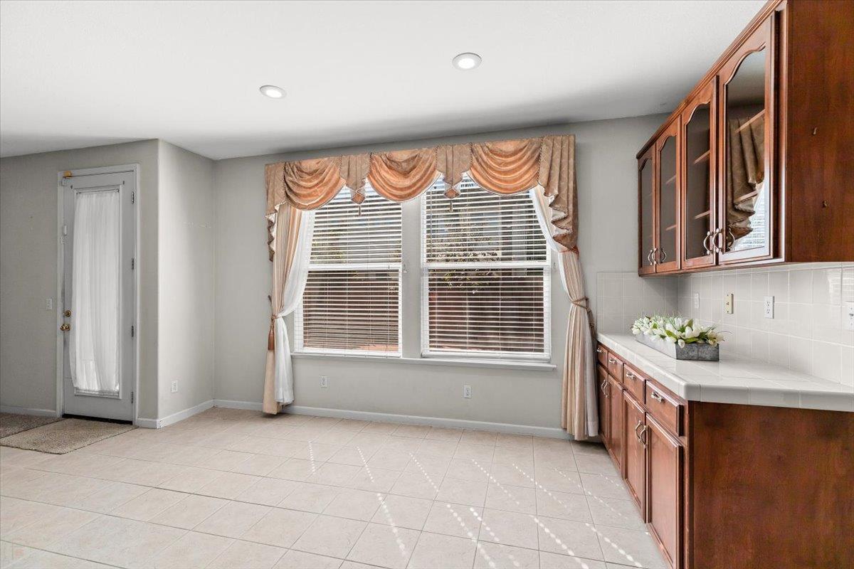 2050 Geneva Way Manteca, CA 95337 - Photo 17 of 68