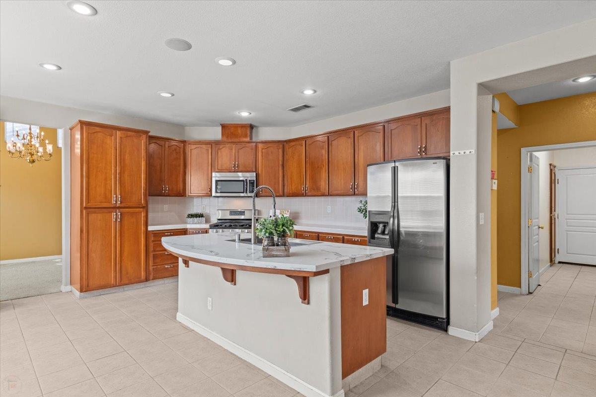 2050 Geneva Way Manteca, CA 95337 - Photo 19 of 68