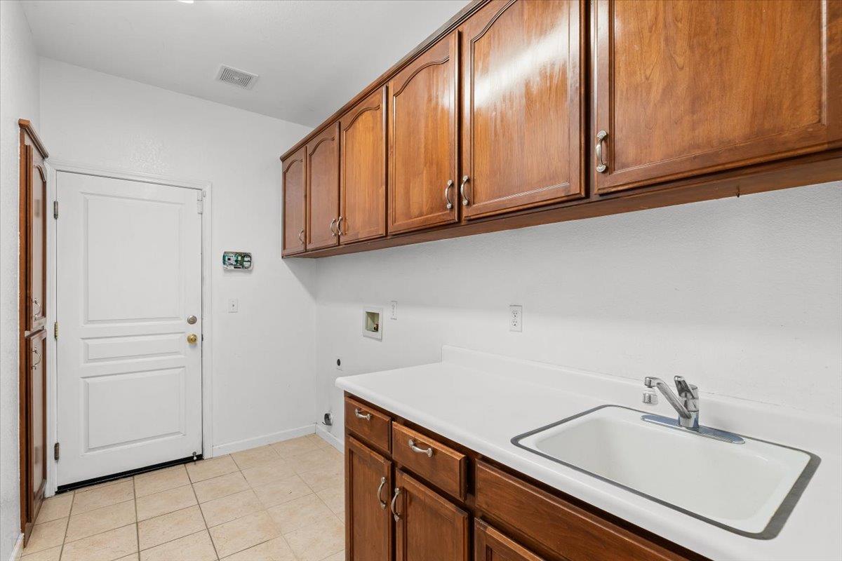 2050 Geneva Way Manteca, CA 95337 - Photo 32 of 68