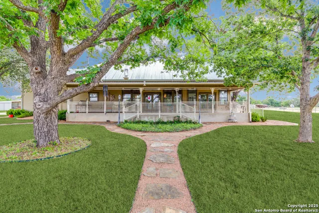 $1,595,000 | 121 A Bartel Road, Comfort, TX 78013