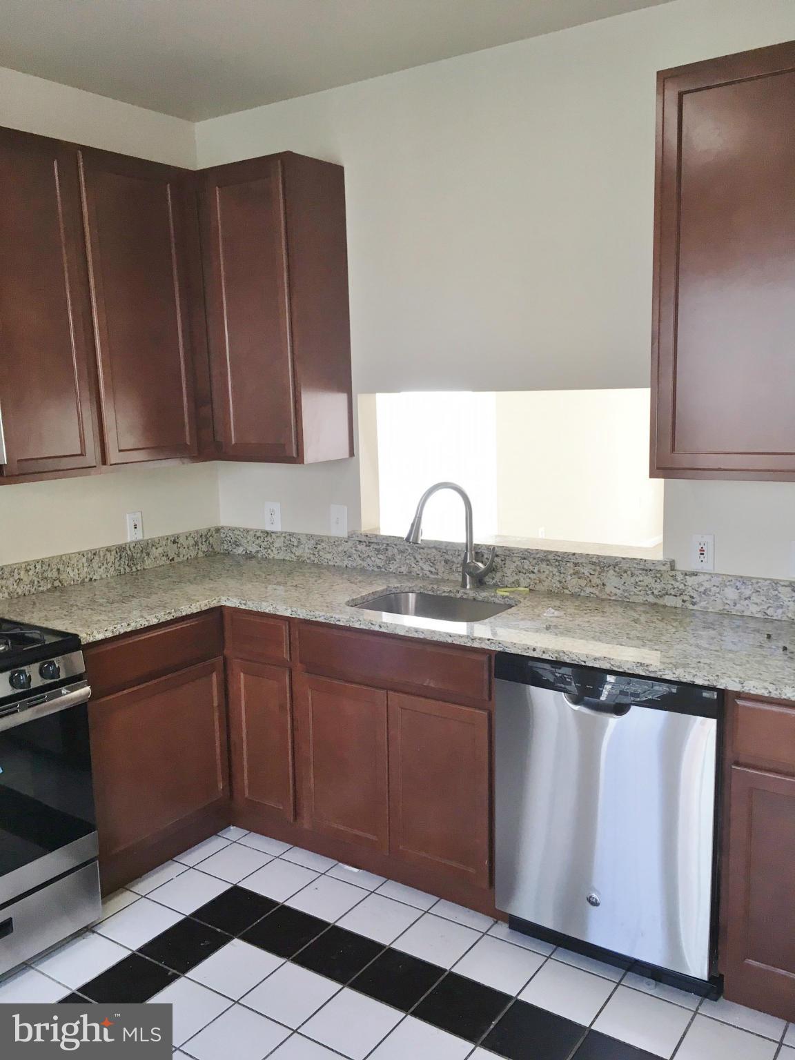 12011 Amber Ridge Circle Germantown, MD 20876 - Photo 6 of 15 Kitchen