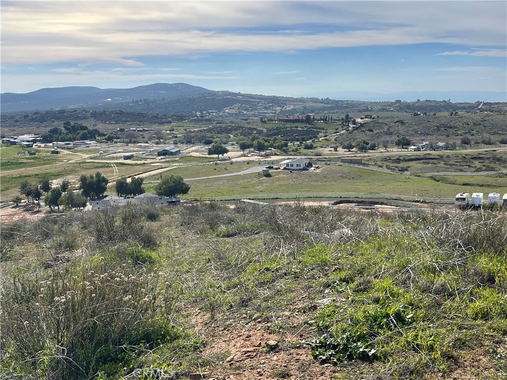 39282 San Ignacio Road Hemet, CA 92544 - Photo 8 of 21 looking north