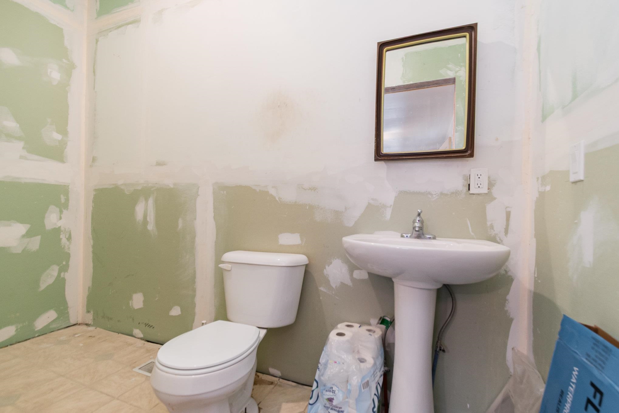1007 Fitzhugh Street Bay City, MI 48708 - Photo 9 of 22 Gallery Image 9