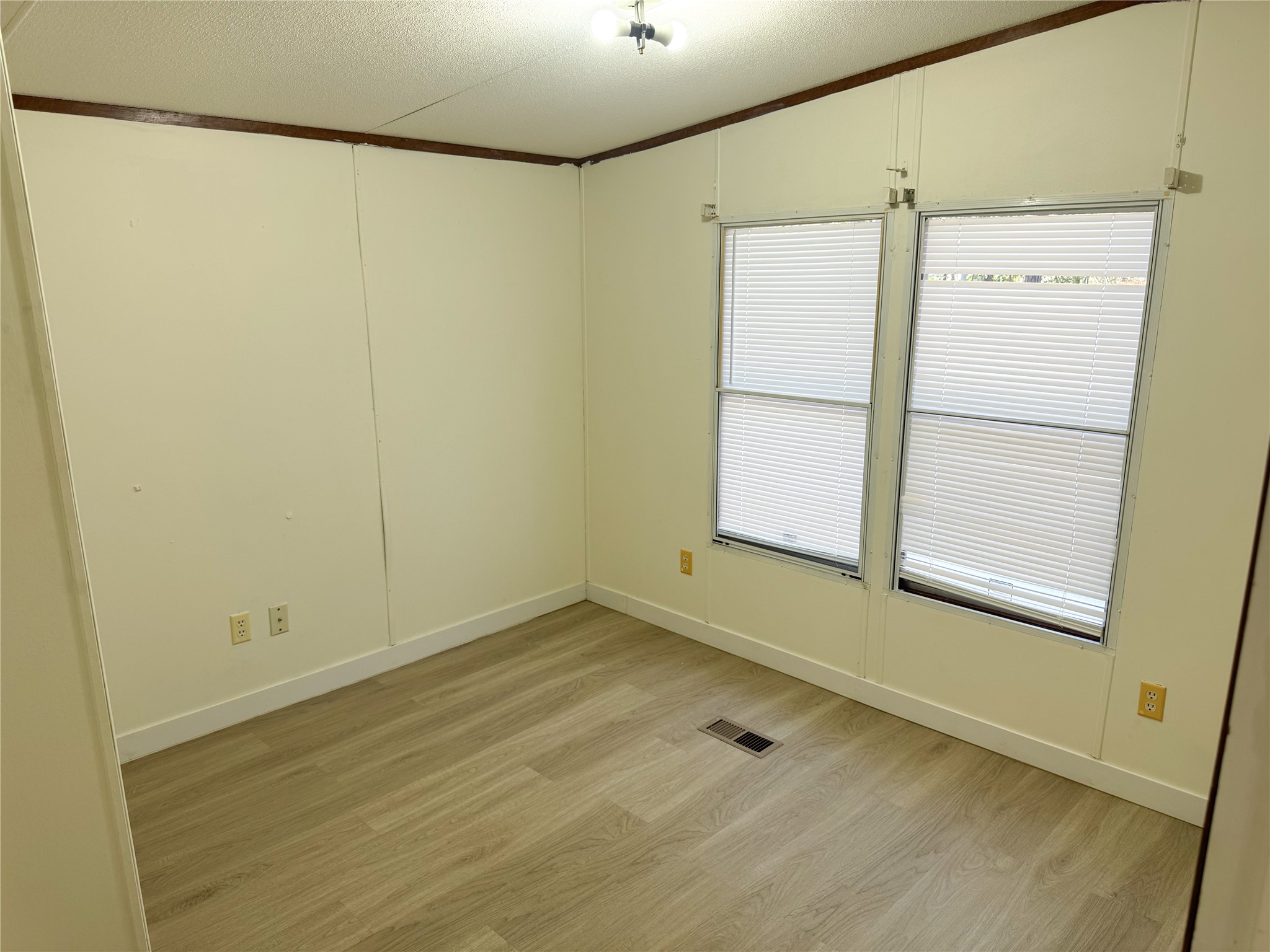 39 County Road 3478 Cleveland, TX 77327 - Photo 16 of 20 Bedroom 2