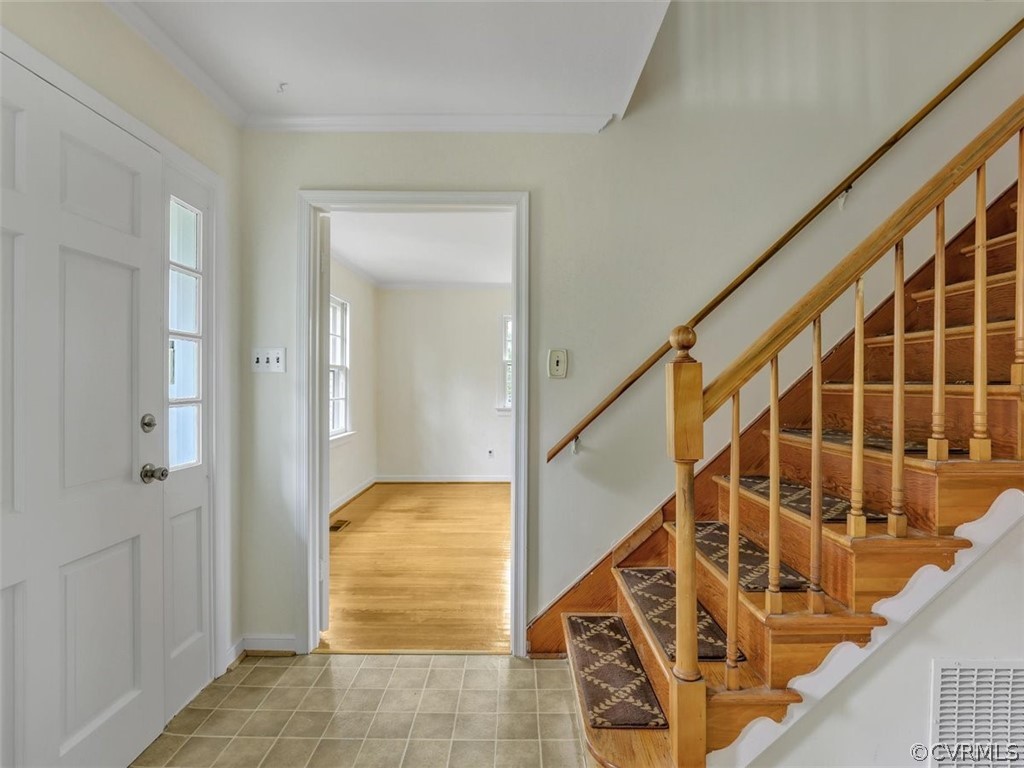 606 Heathfield Road Henrico, VA 23229 - Photo 3 of 35 a view of an entryway