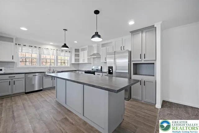 $278,477 | 1412 Heytesbury Road, Walnutport, PA 18088