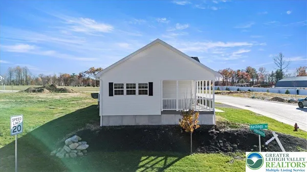 $277,900 | 1412 Heytesbury Road, Walnutport, PA 18088