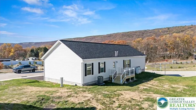 $278,477 | 1412 Heytesbury Road, Walnutport, PA 18088