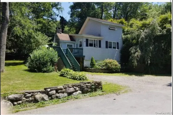 $2,200 | 4 Glendale Road, Greenwood Lake, NY 10925