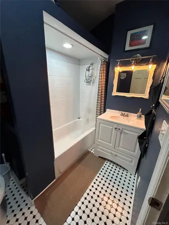 $2,200 | 4 Glendale Road, Greenwood Lake, NY 10925